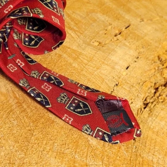 Tommy Hilfiger Crown Crest Pattern Silk Tie - Picture 4 of 7